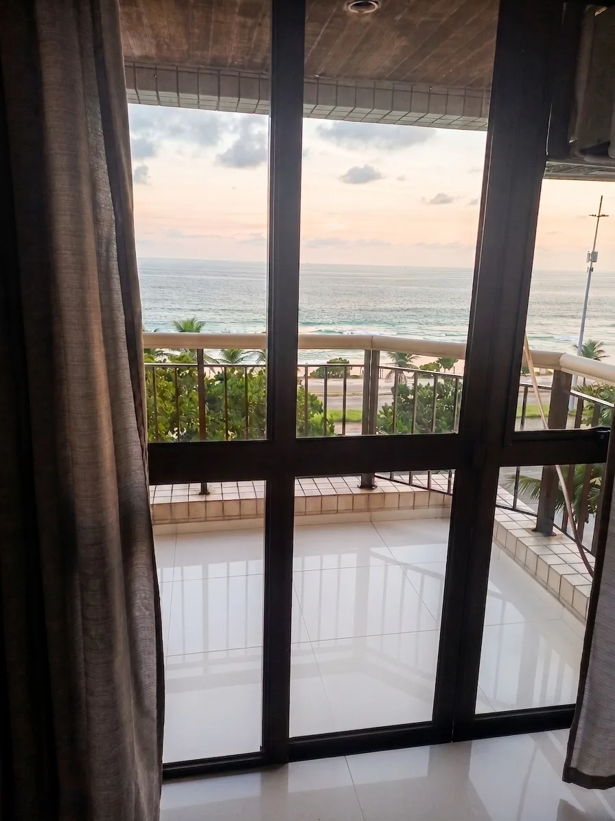 Frontal Mar 65m² Mobiliado — Av. Lúcio Costa 5735, Posto 7
