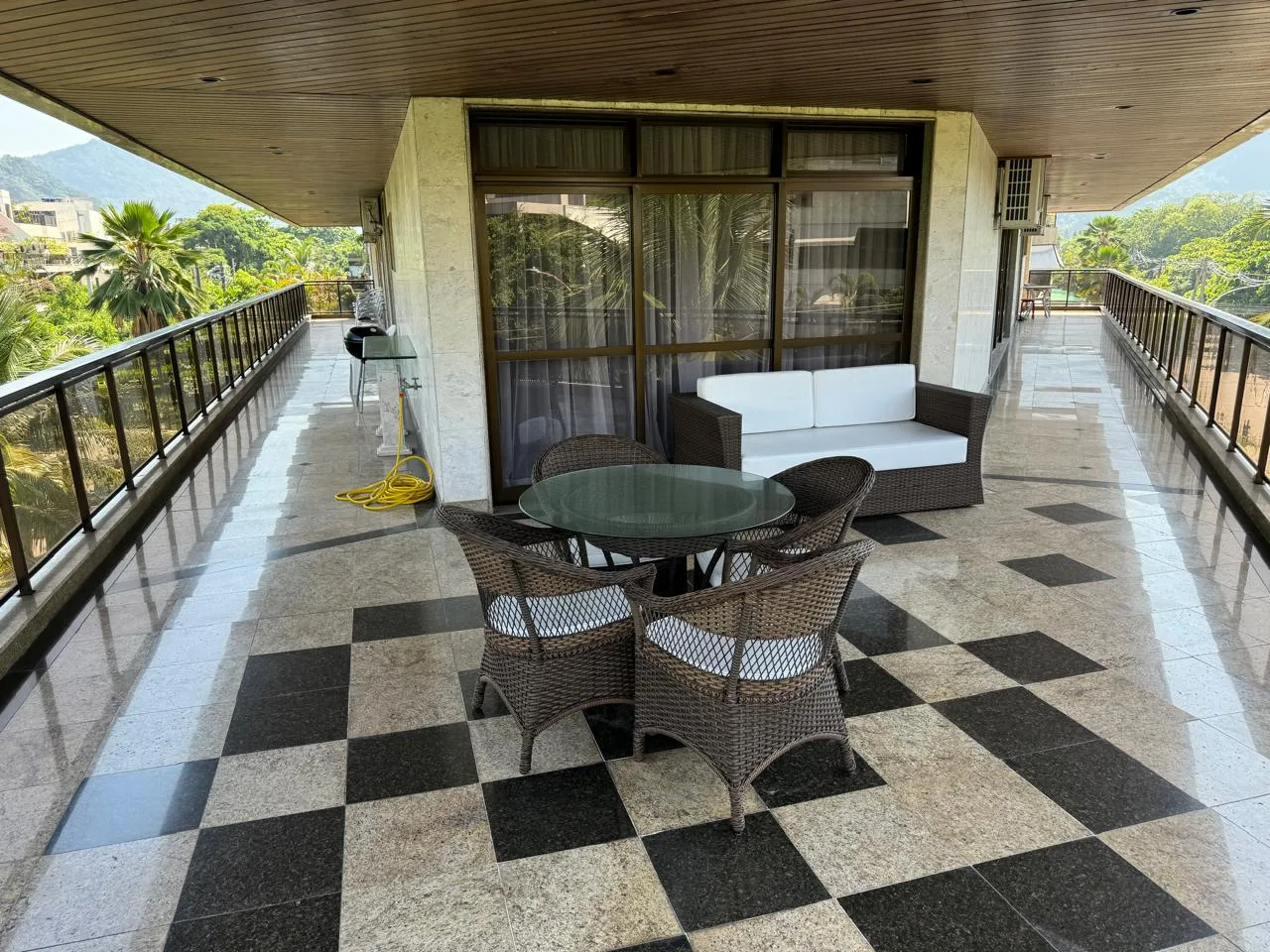 Mansão Linear 400m²