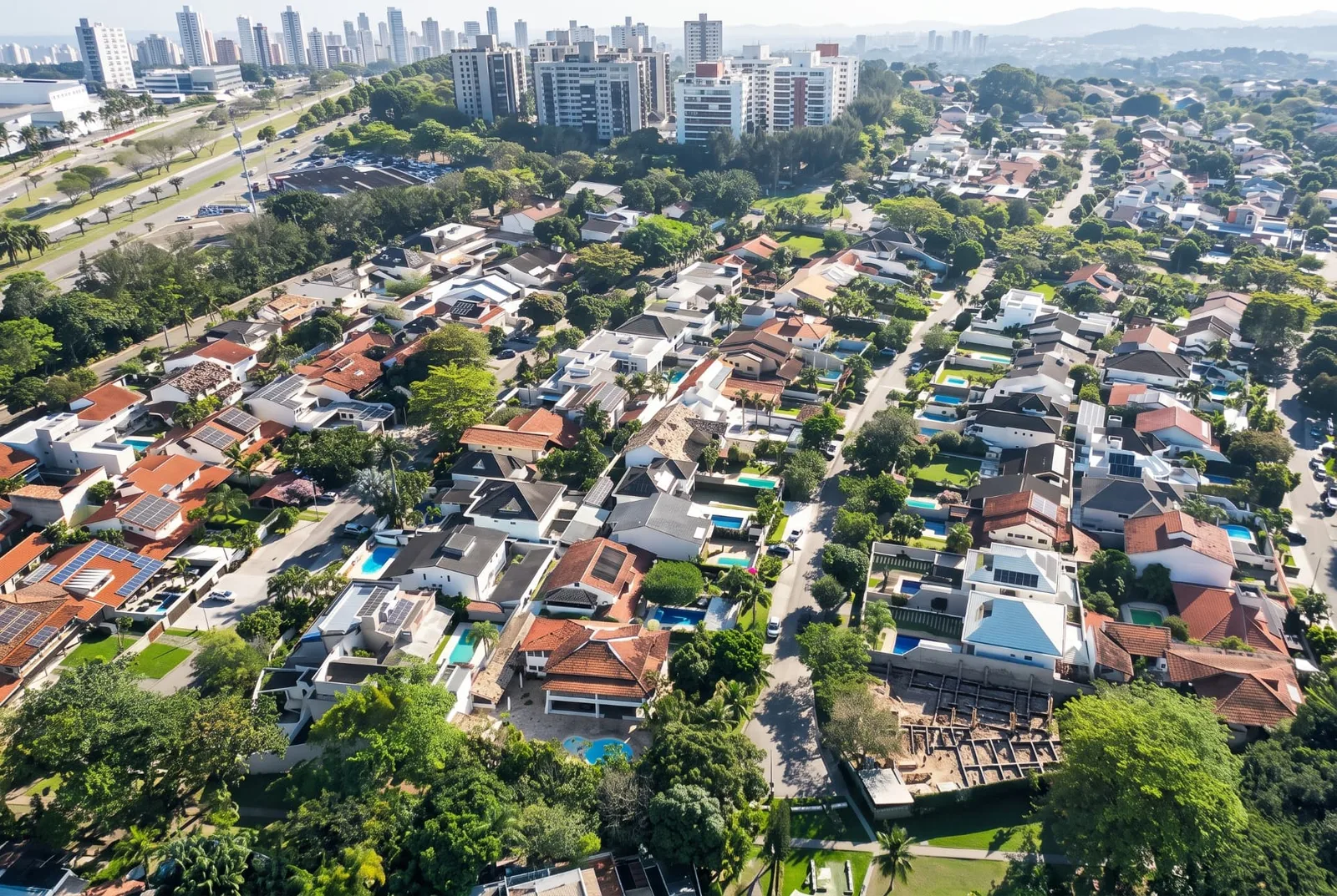 Vista panorâmica do Condomínio Santa Marina próximo à Avenida das Américas